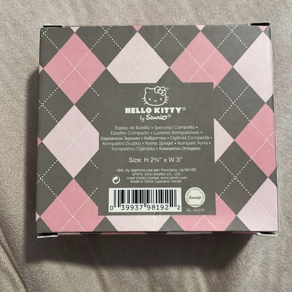 Hello Kitty Head of the Class Compact Mirror - Picture 5 of 5